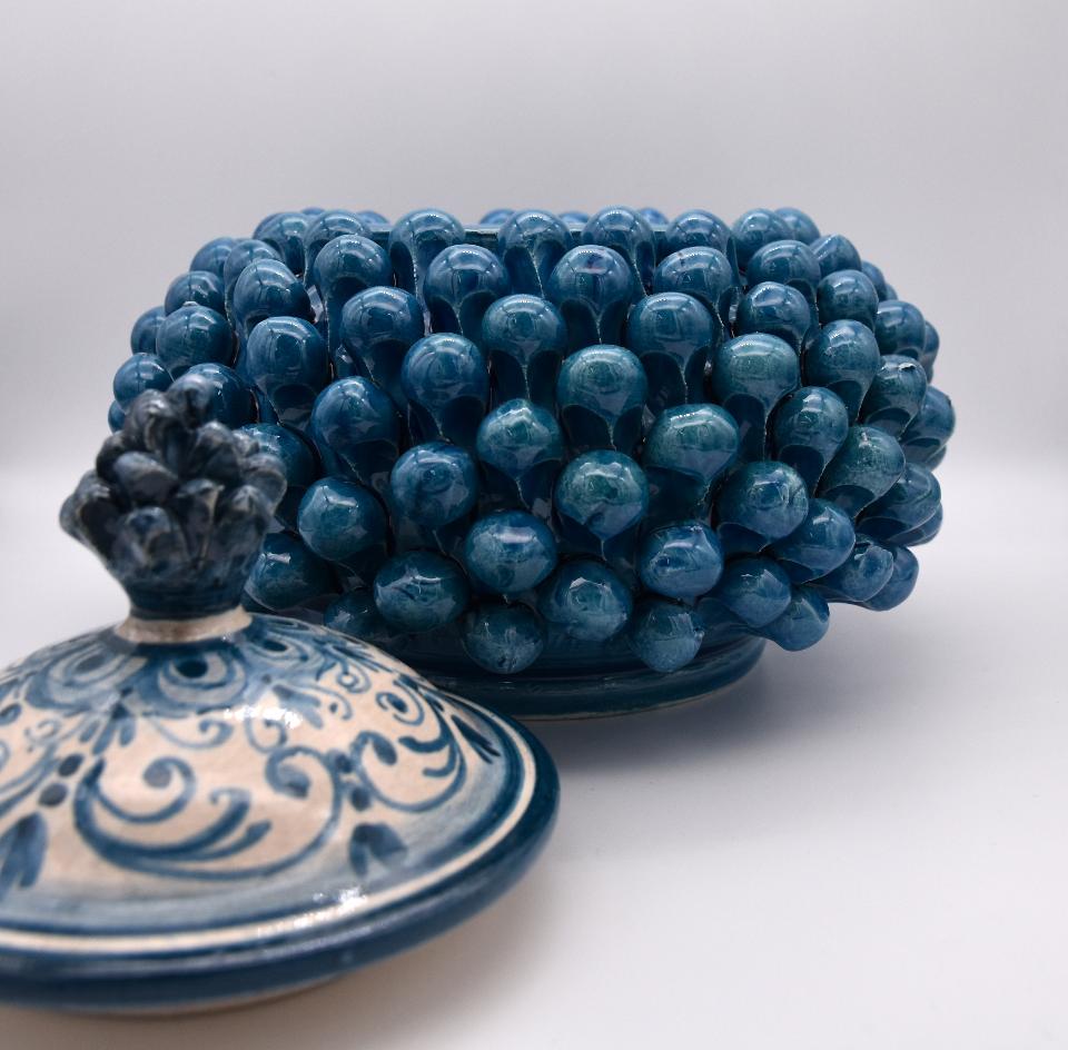 Biscottiera pigna decorata blu antico Produzione artigianale di Caltagirone h.20 cm
