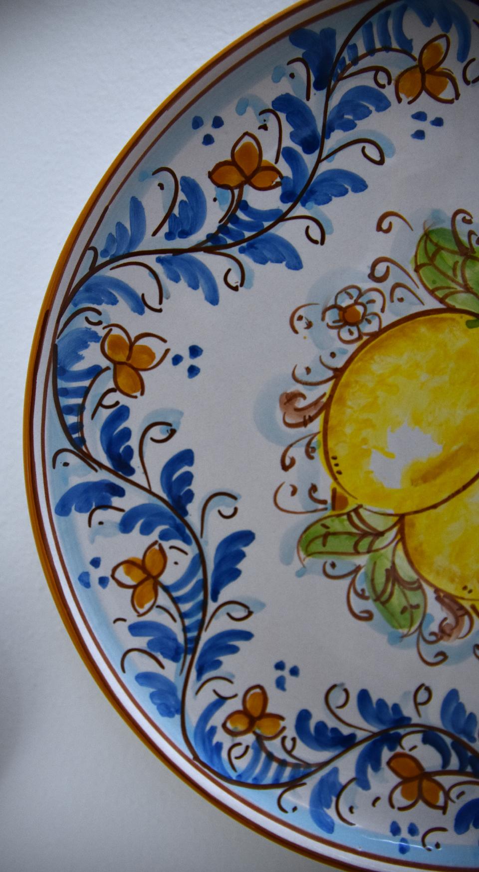 Piatto con limoni in ceramica da parete Produzione artigianale di Caltagirone Diametro 30cm