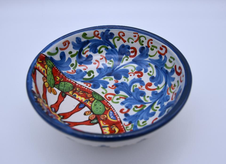 Ciotola per antipasti/aperitivi decoro ruota carretto Produzione artigianale di Santo Stefano di Camastra Diametro 12cm