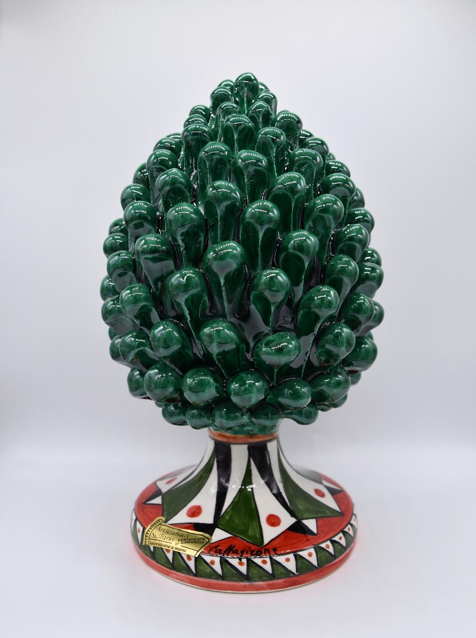 Pigna siciliana in ceramica verde ramina h.25 cm Produzione artigianale di Caltagirone con base decorata