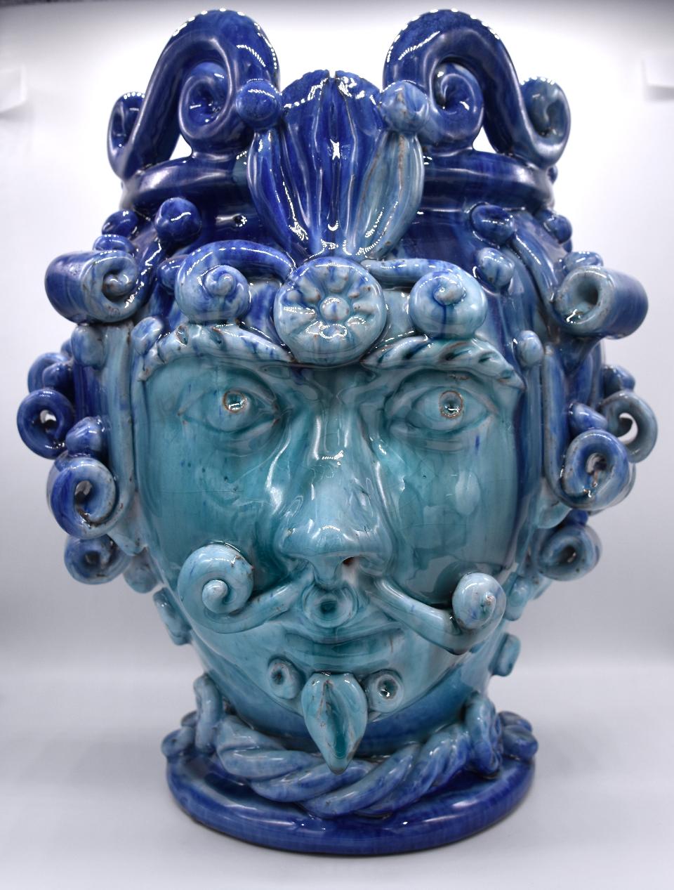 Testa di moro Re design moderno blu/azzurro Produzione artigianale di Santo Stefano di Camastra h.30 cm