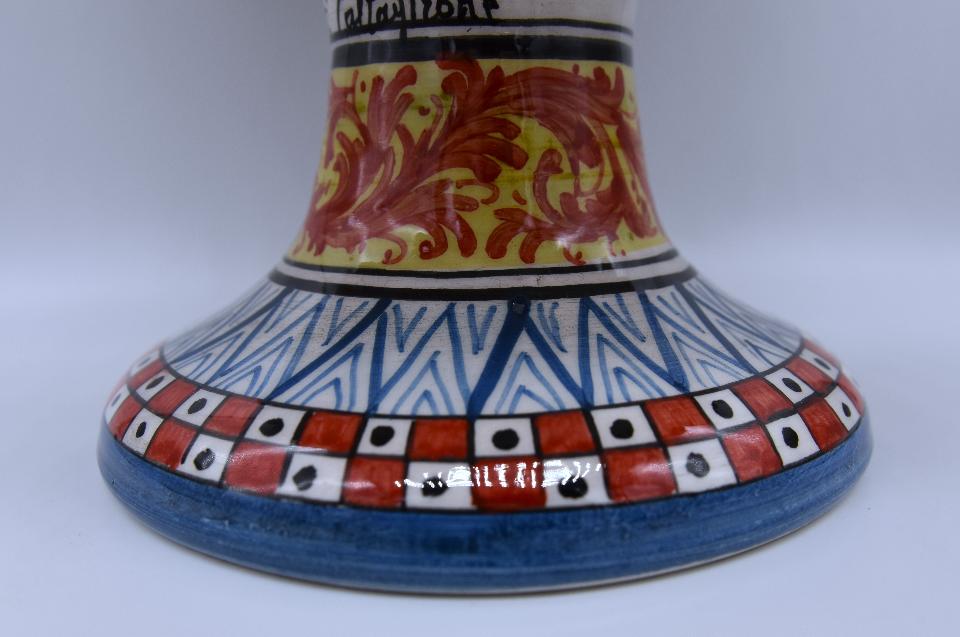 Mezza pigna cachepot con alzata h.22 cm Produzione artigianale di Caltagirone con base decorata