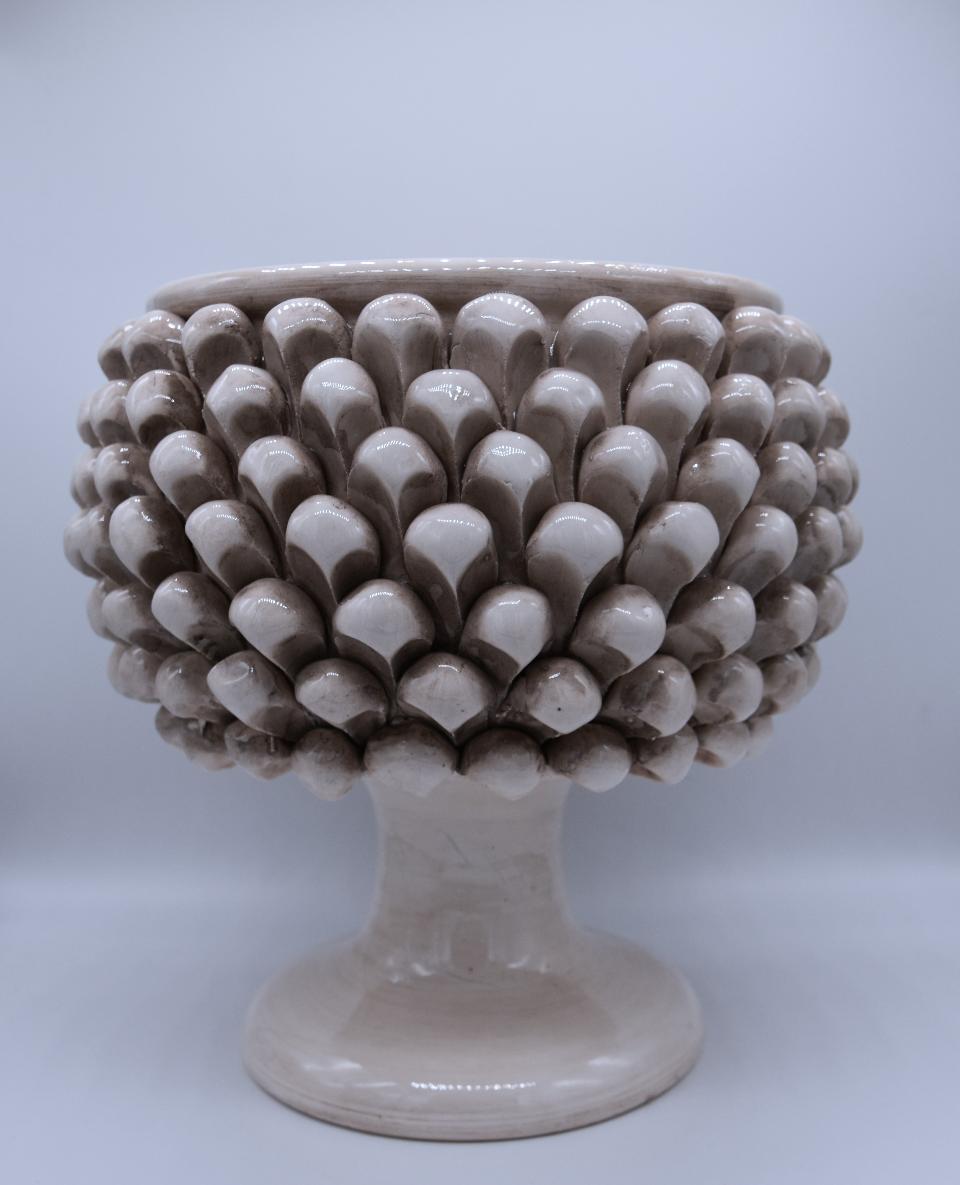 Mezza pigna cachepot con alzata h.22 cm Produzione artigianale di Caltagirone monocolore