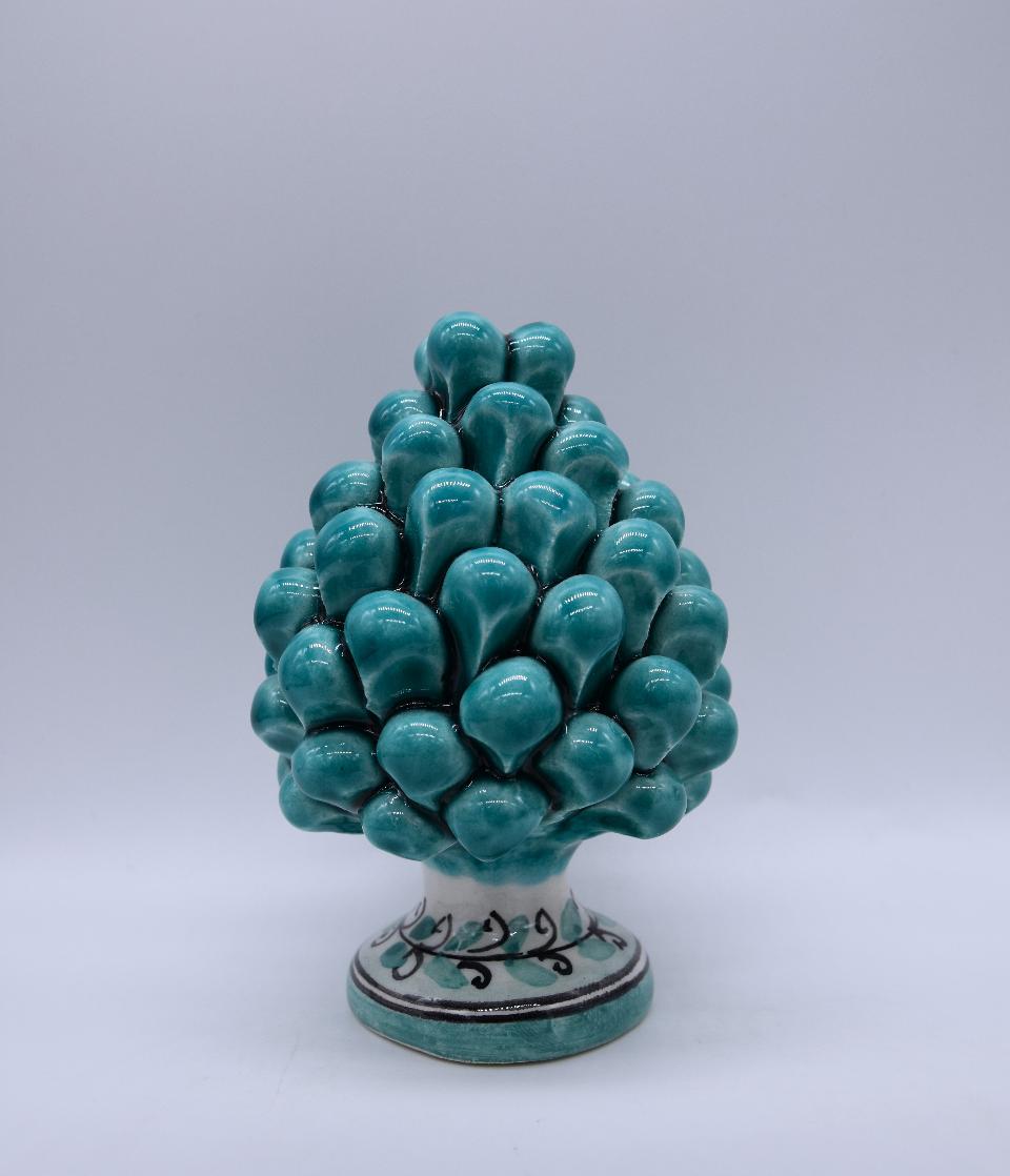Pigna siciliana in ceramica verde acqua h.12 cm Produzione artigianale di Caltagirone con base decorata