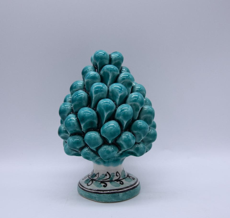 Pigna siciliana in ceramica verde acqua h.12 cm Produzione artigianale di Caltagirone con base decorata