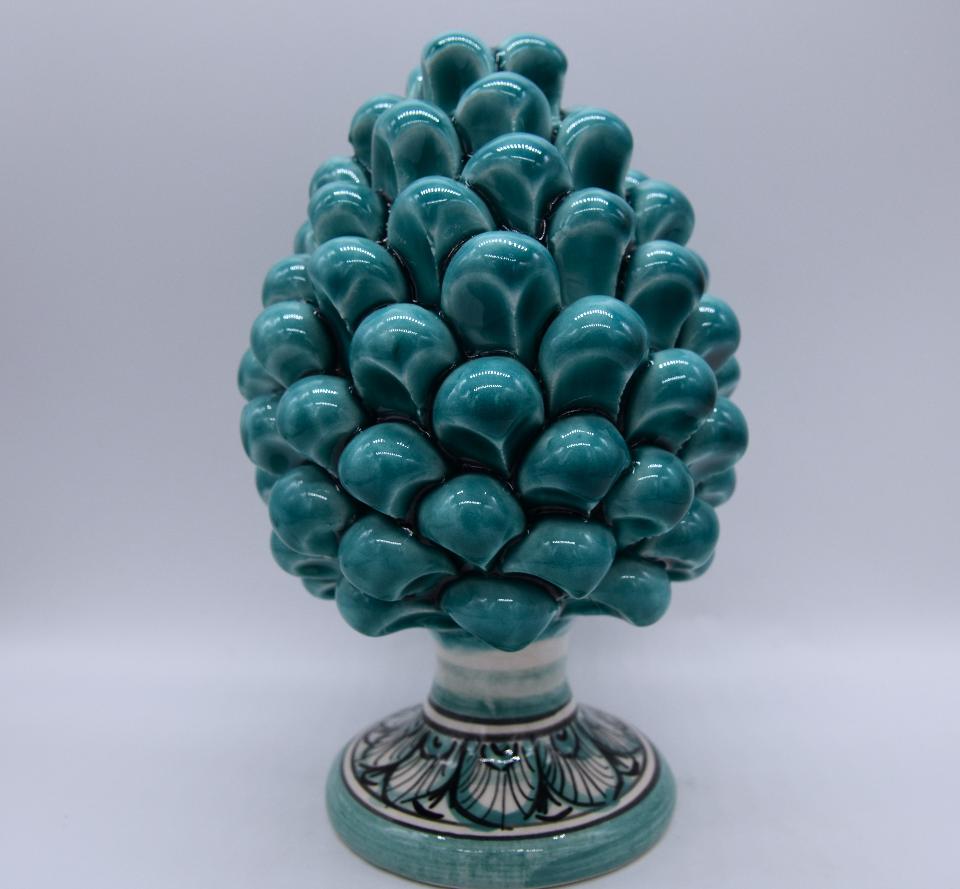Pigna siciliana in ceramica verde acqua con base decorata Produzione artigianale di Caltagirone h.15cm