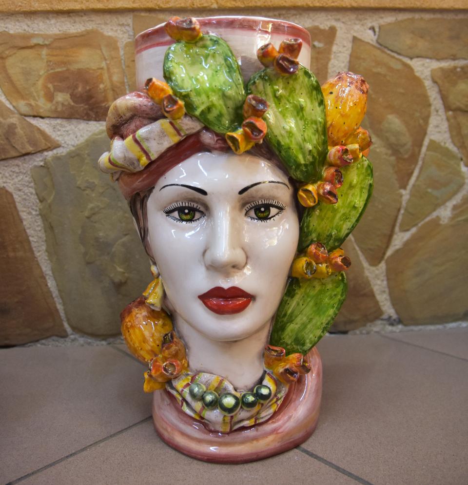 Coppia Teste di moro con fichi d'india h.40cm Produzione artigianale di Caltagirone decorate