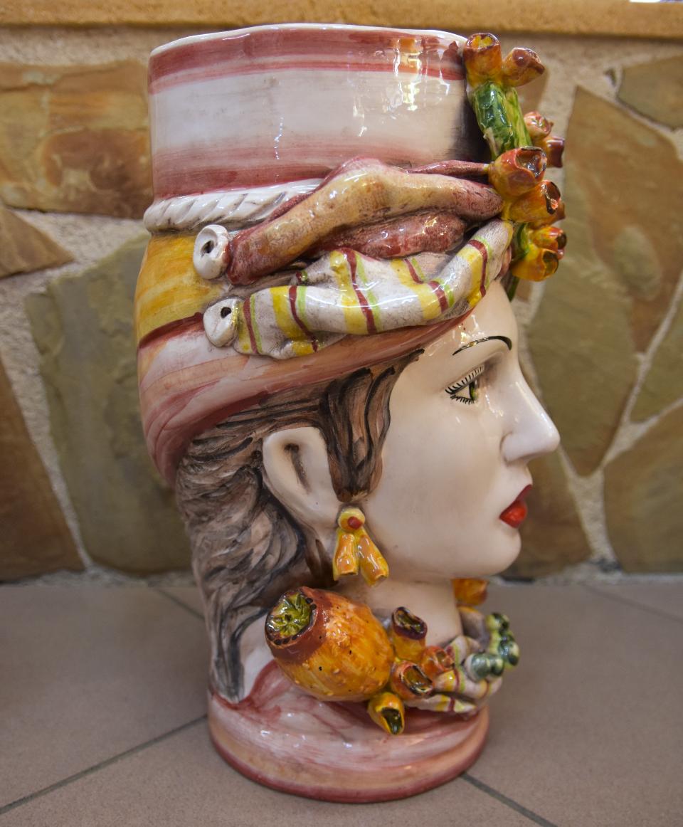 Teste di moro con fichi d'india h.40 Produzione artigianale di Caltagirone decorate