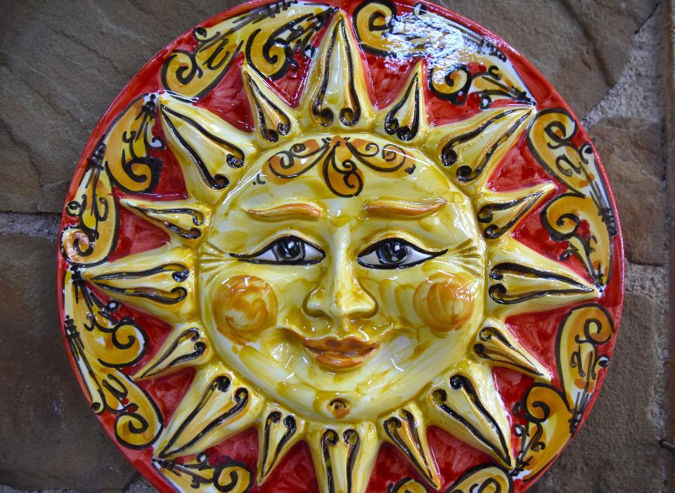 Sole in ceramica da parete Produzione artigianale di Caltagirone diametro 30cm