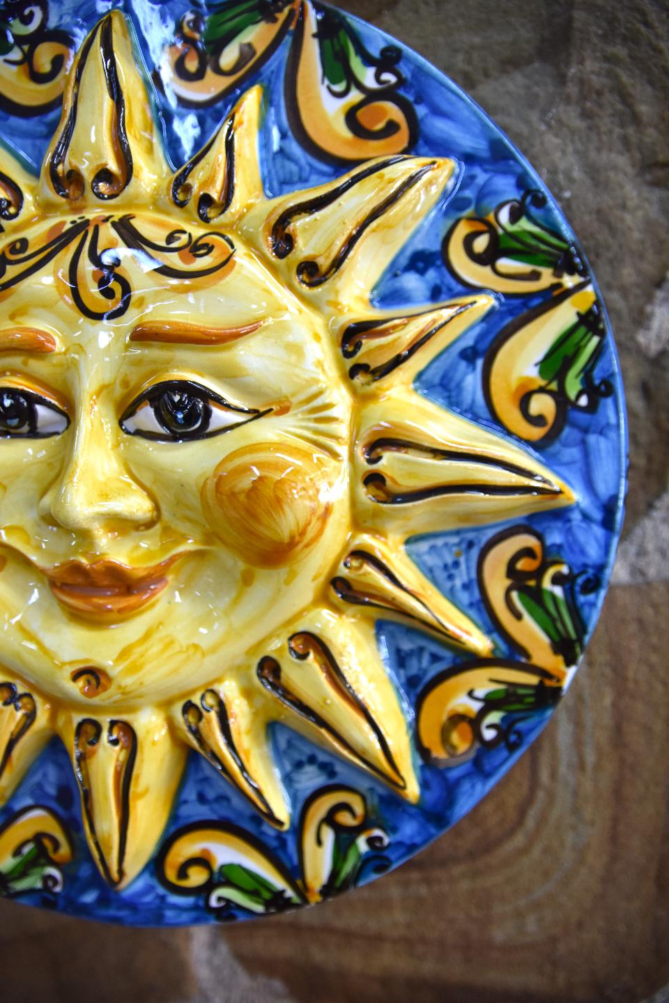 Sole in ceramica da parete Produzione artigianale di Caltagirone diametro 30cm