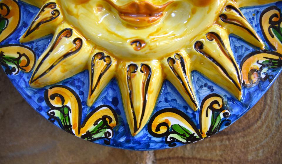 Sole in ceramica da parete Produzione artigianale di Caltagirone diametro 30cm