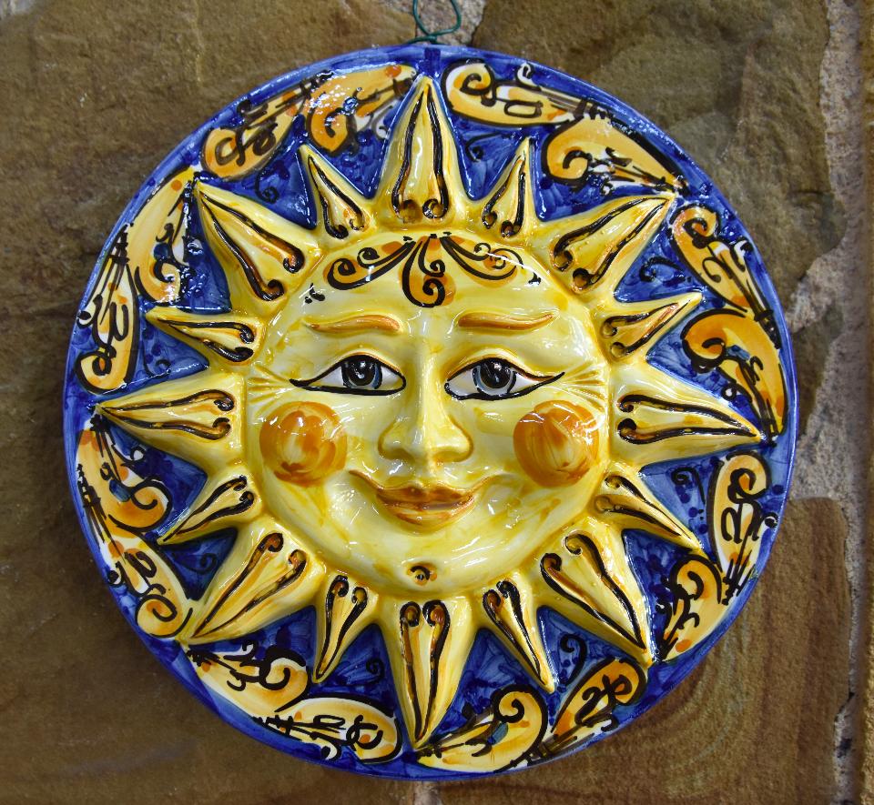 Sole in ceramica da parete Produzione artigianale di Caltagirone diametro 30cm