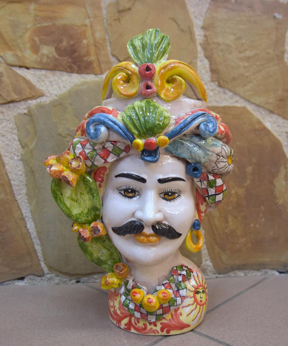 Coppia Teste di moro con fichi d'india e decoro siciliano Produzione artigianale di Caltagirone h.30cm