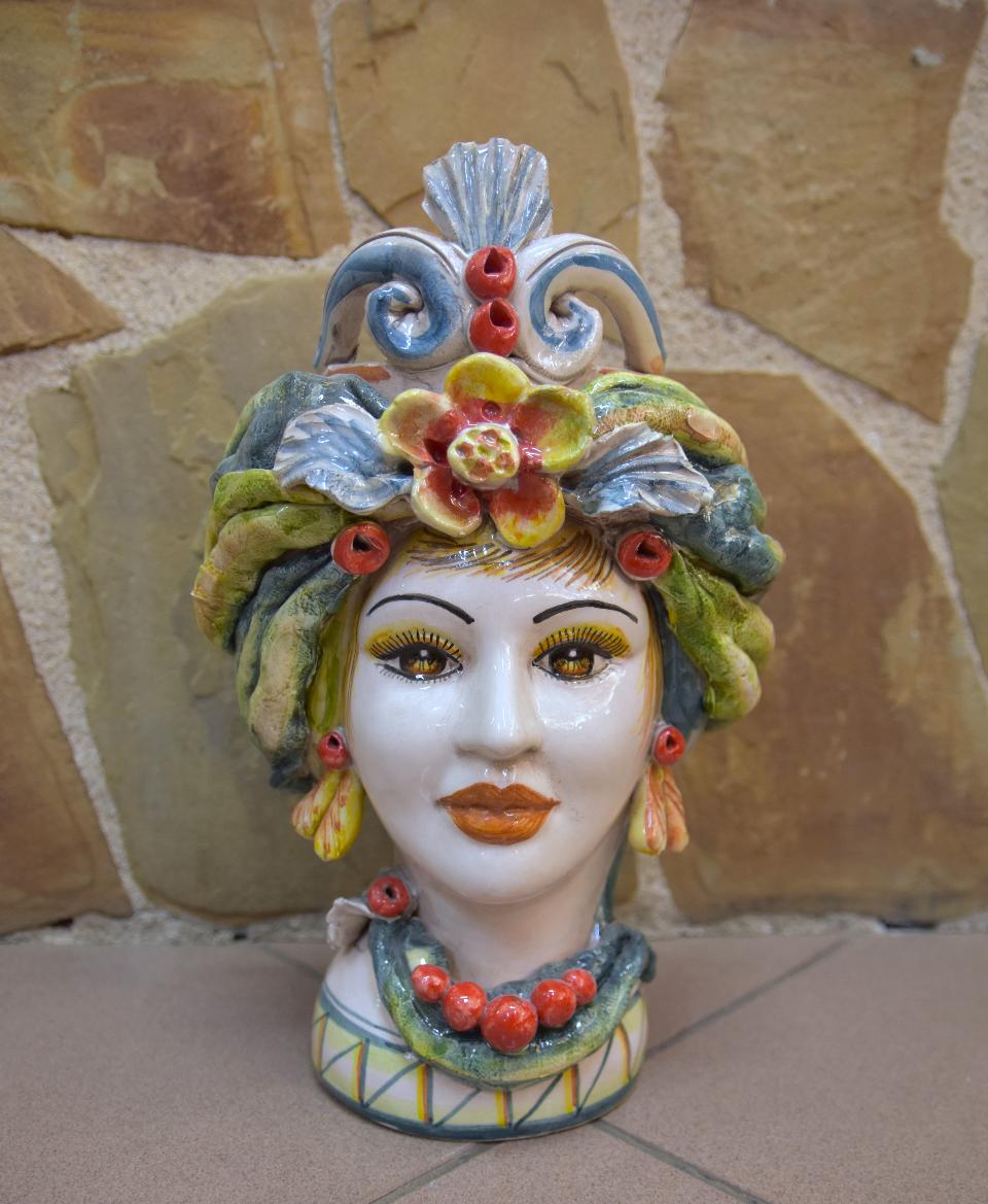 Coppia Teste di moro con corona e turbante Produzione artigianale di Caltagirone h.30cm