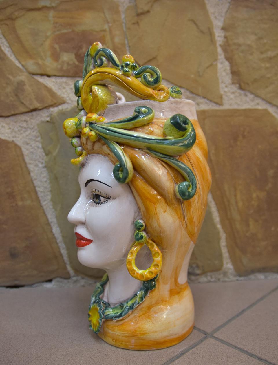 Coppia Teste di moro con corona decorate Produzione artigianale di Caltagirone h.30cm