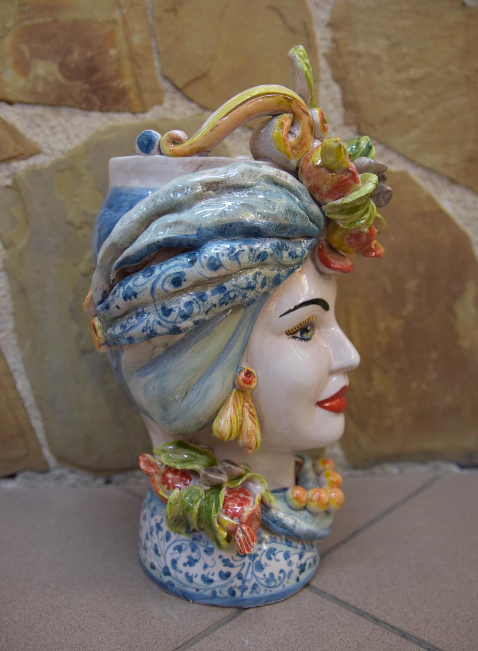 Coppia Teste di moro con corona, turbante e melograno Produzione artigianale di Caltagirone h.30cm