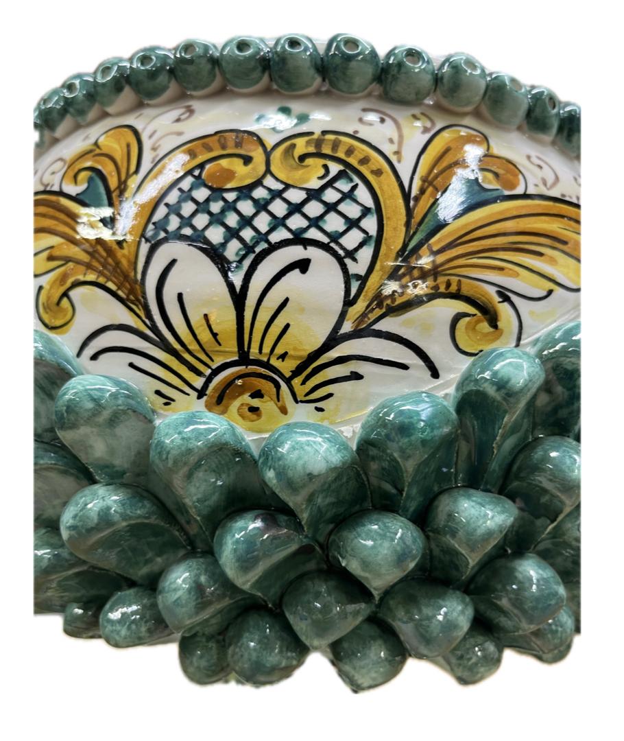 Coppa decorata a mano con dettagli a pigna Produzione artigianale di Caltagirone H 30cm