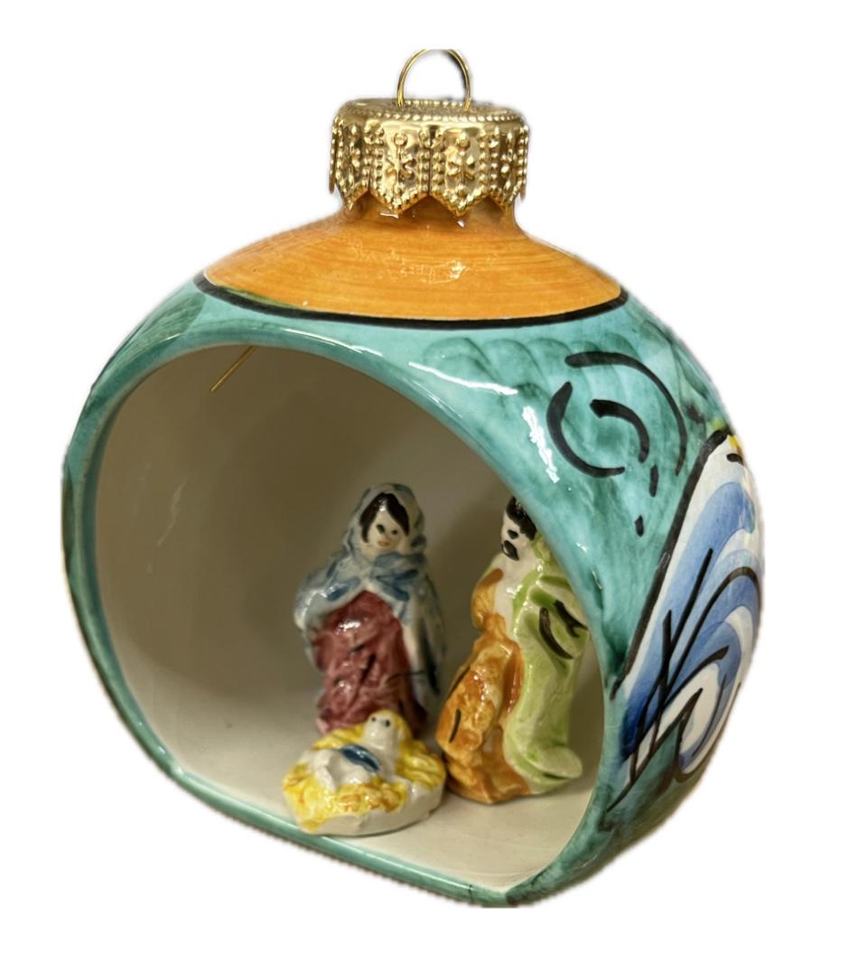 Pallina con presepe in ceramica Produzione artigianale di Caltagirone H 11cm