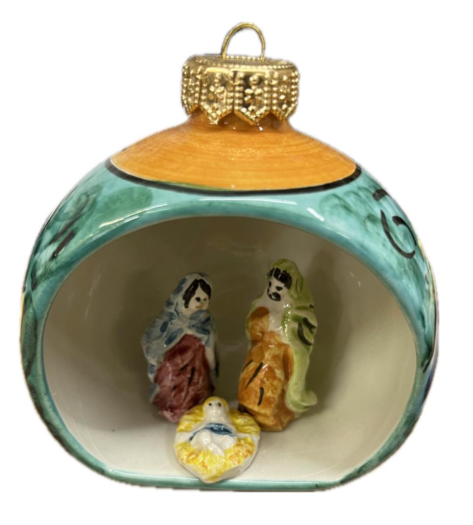 Pallina con presepe in ceramica Produzione artigianale di Caltagirone H 10cm