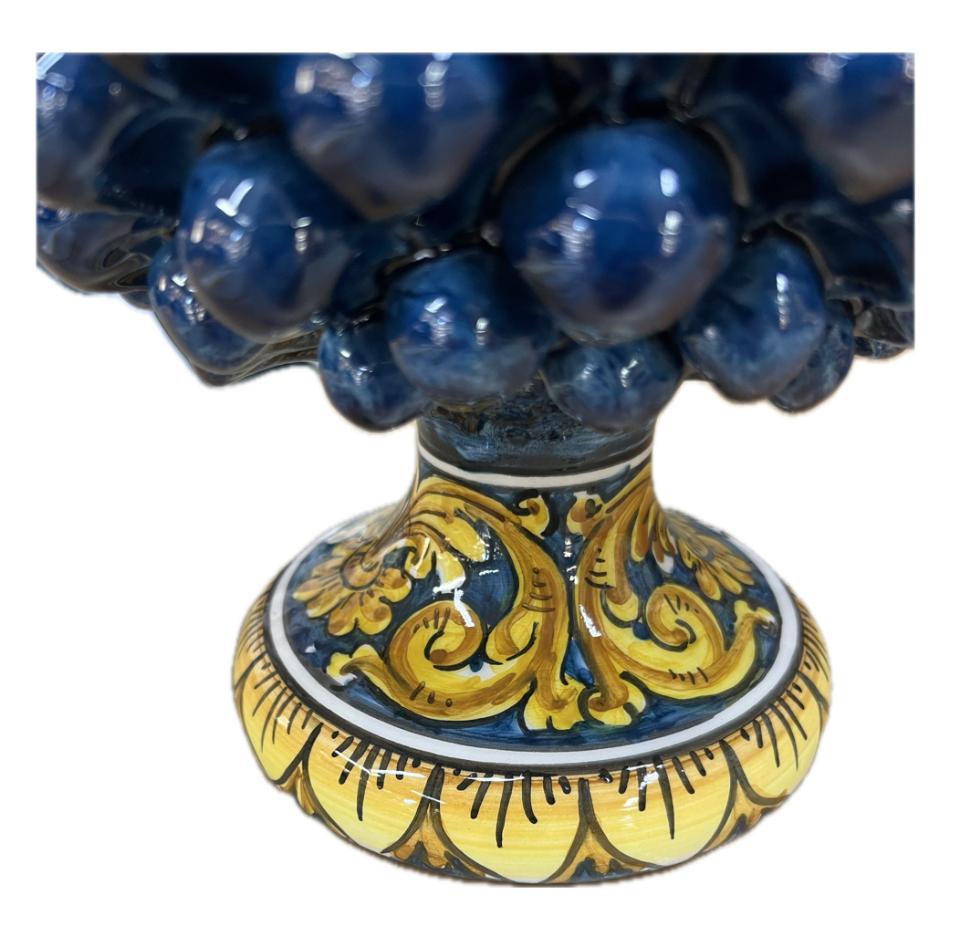 Pigna siciliana in ceramica con piede decorato Produzione artigianale di Caltagirone H 32cm