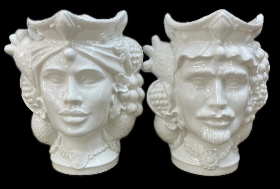 Teste di Moro moderne bianche monocolore con frutta Produzione artigianale di Caltagirone h.15cm