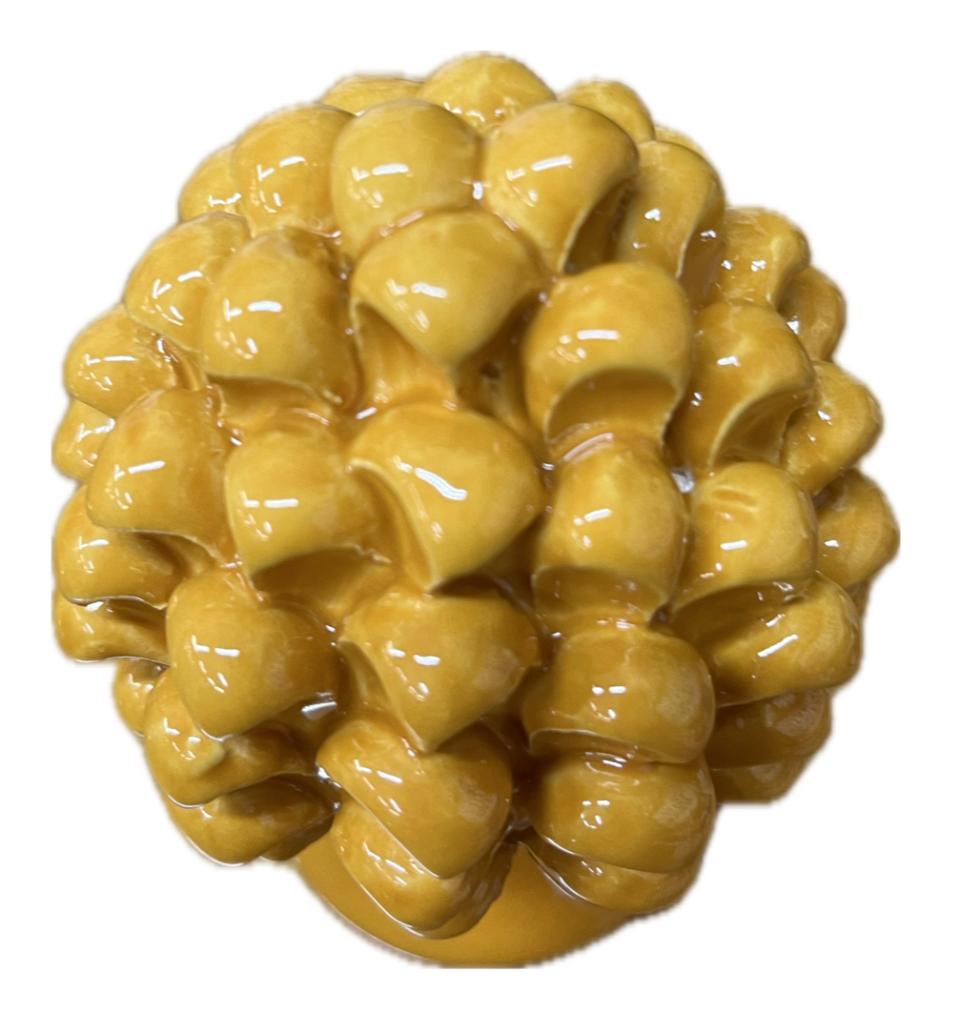 Pigna siciliana in ceramica monocolore giallo senape Produzione artigianale di Caltagirone H 12cm