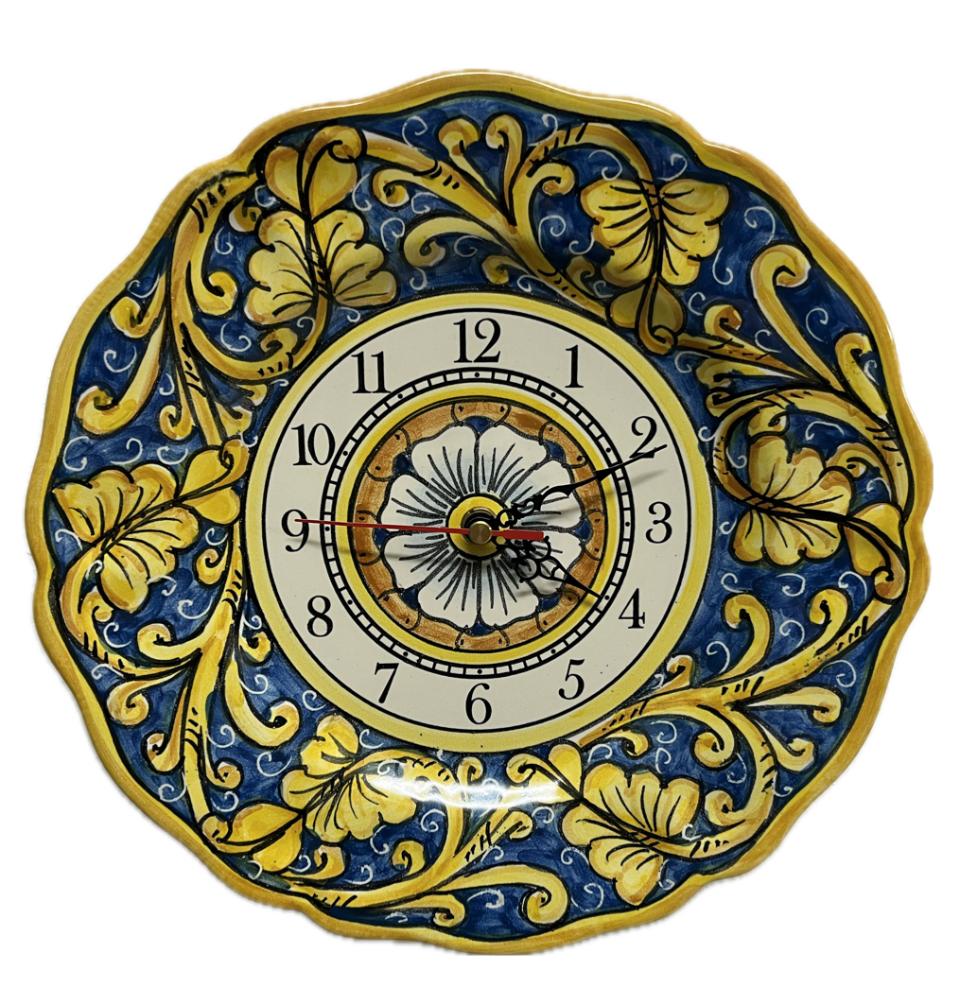 Orologio smerlato da parete in ceramica siciliana decoro valentino giallo fondo blu Produzione artigianale di Santo Stefano di Camastra Diametro 25cm