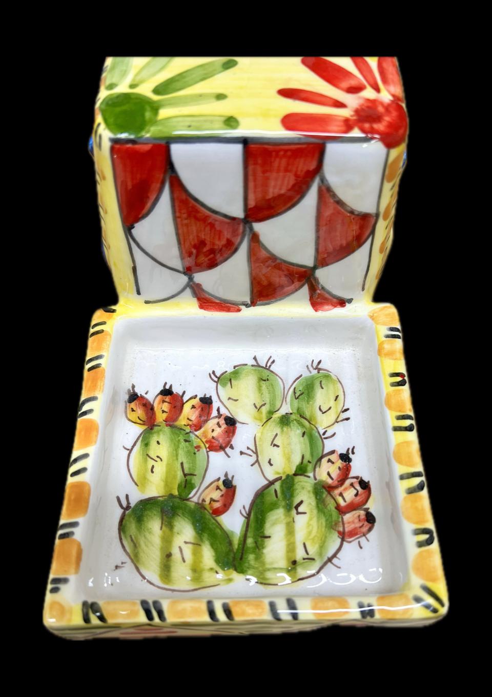 Moto Ape Piaggio in ceramica siciliana decoro carretto con limoni e fichi d'india Produzione artigianale di Santo Stefano di Camastra lunghezza 25cm