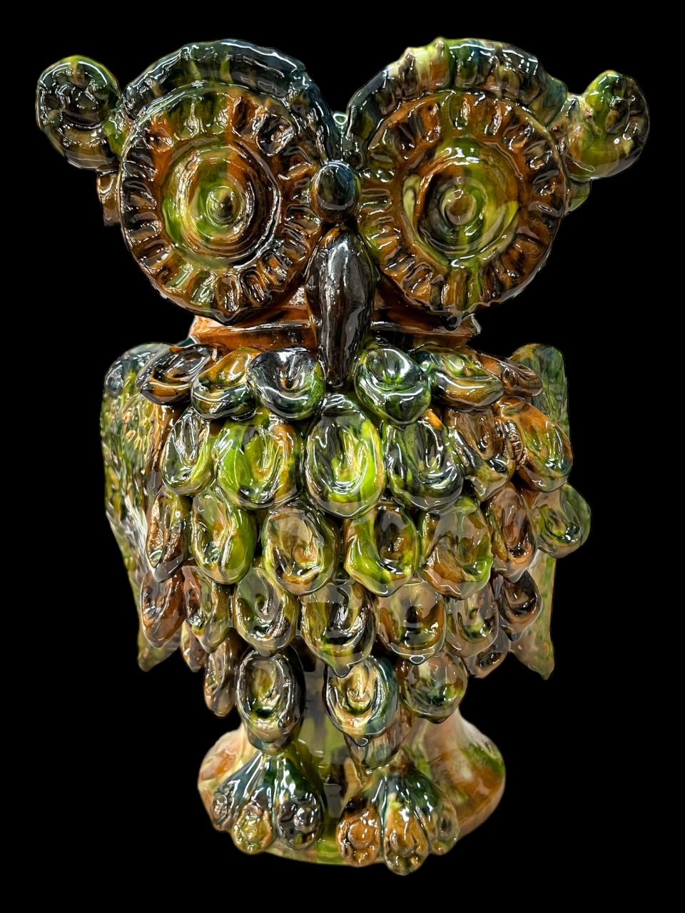 Gufo in ceramica siciliana decorata colore verde e giallo Produzione artigianale Santo Stefano di Camastra h.30cm