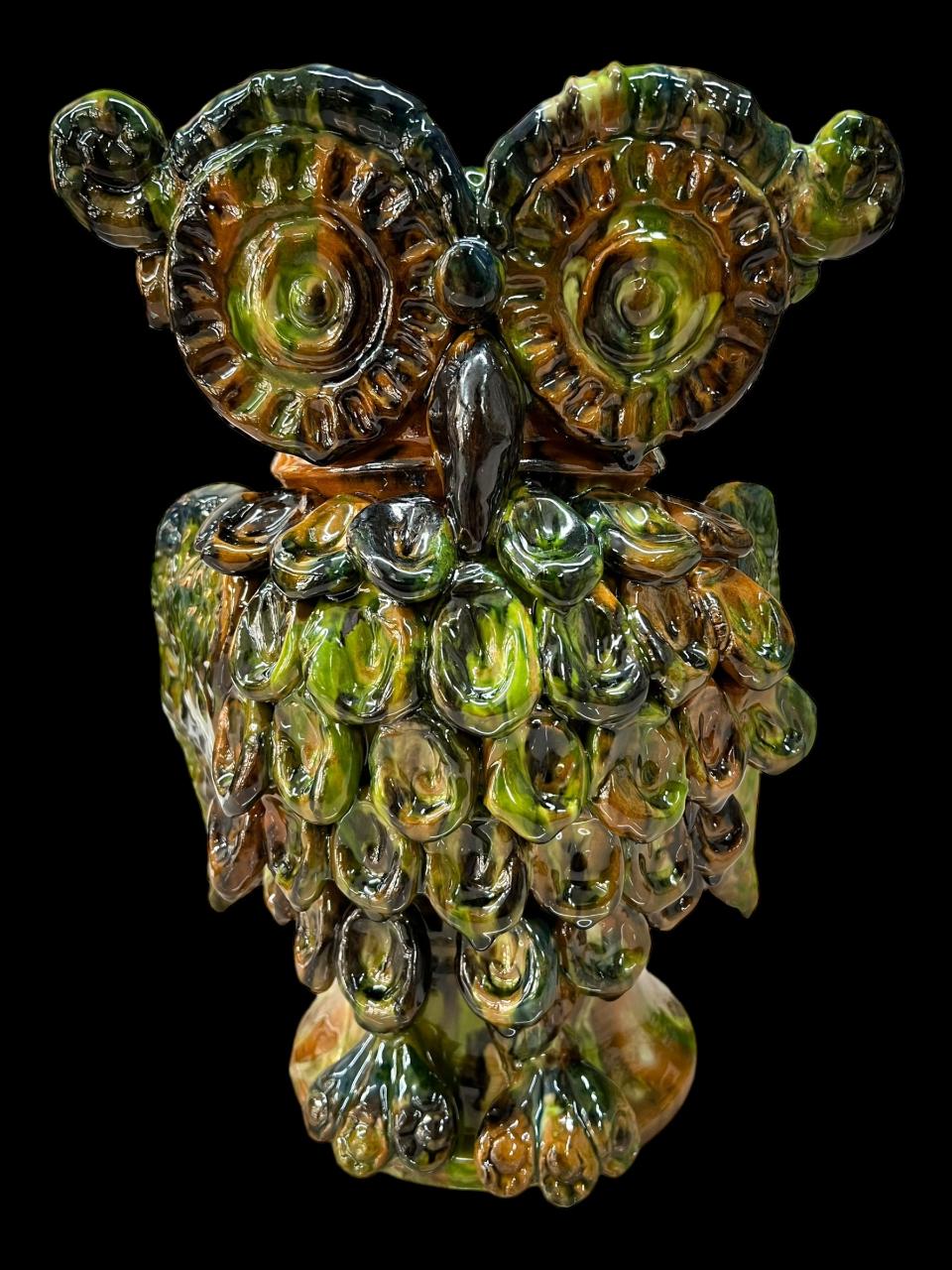 Gufo in ceramica siciliana decorata colore verde e giallo Produzione artigianale Santo Stefano di Camastra h.30cm
