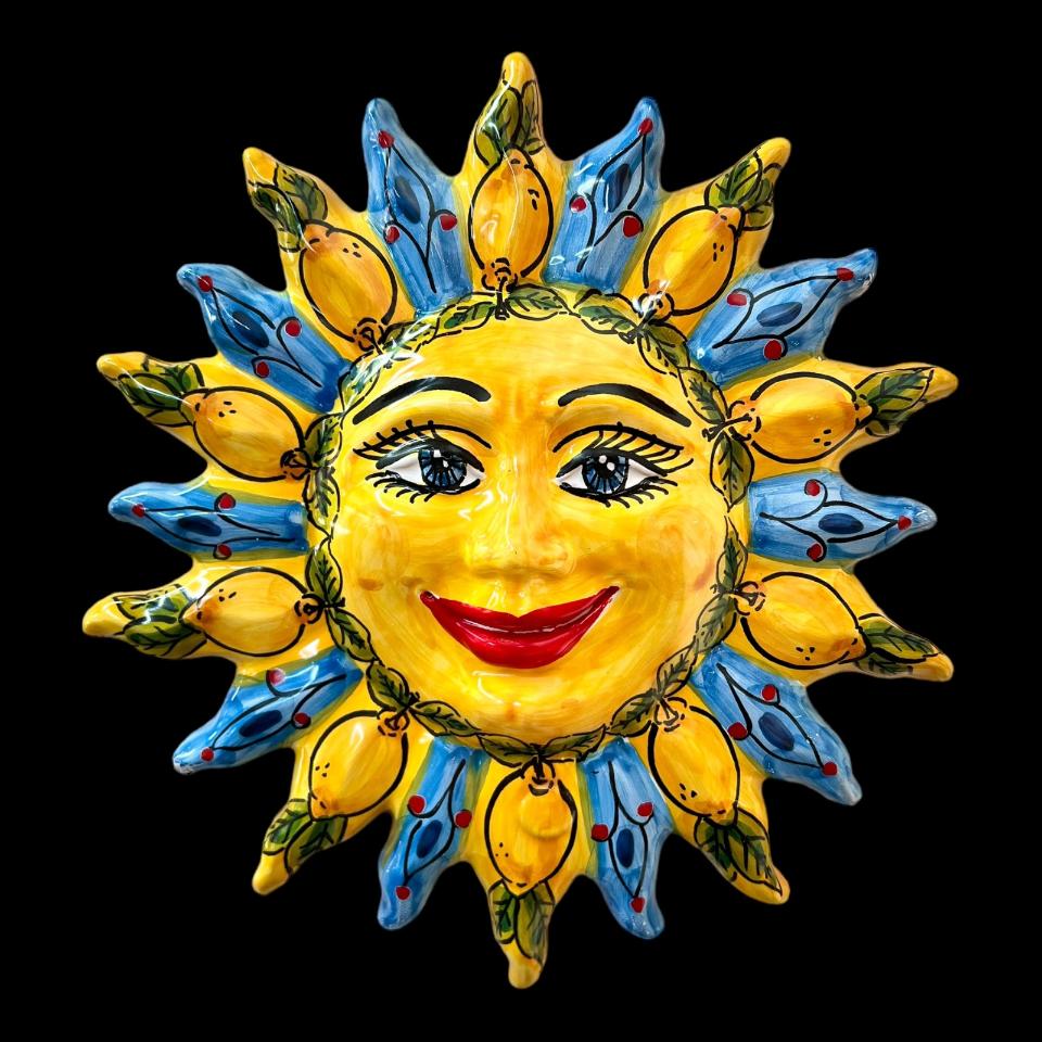 Sole da parete in ceramica siciliana decoro giallo e blu con limoni Produzione artigianale di Santo Stefano di Camastra Lunghezza 25cm