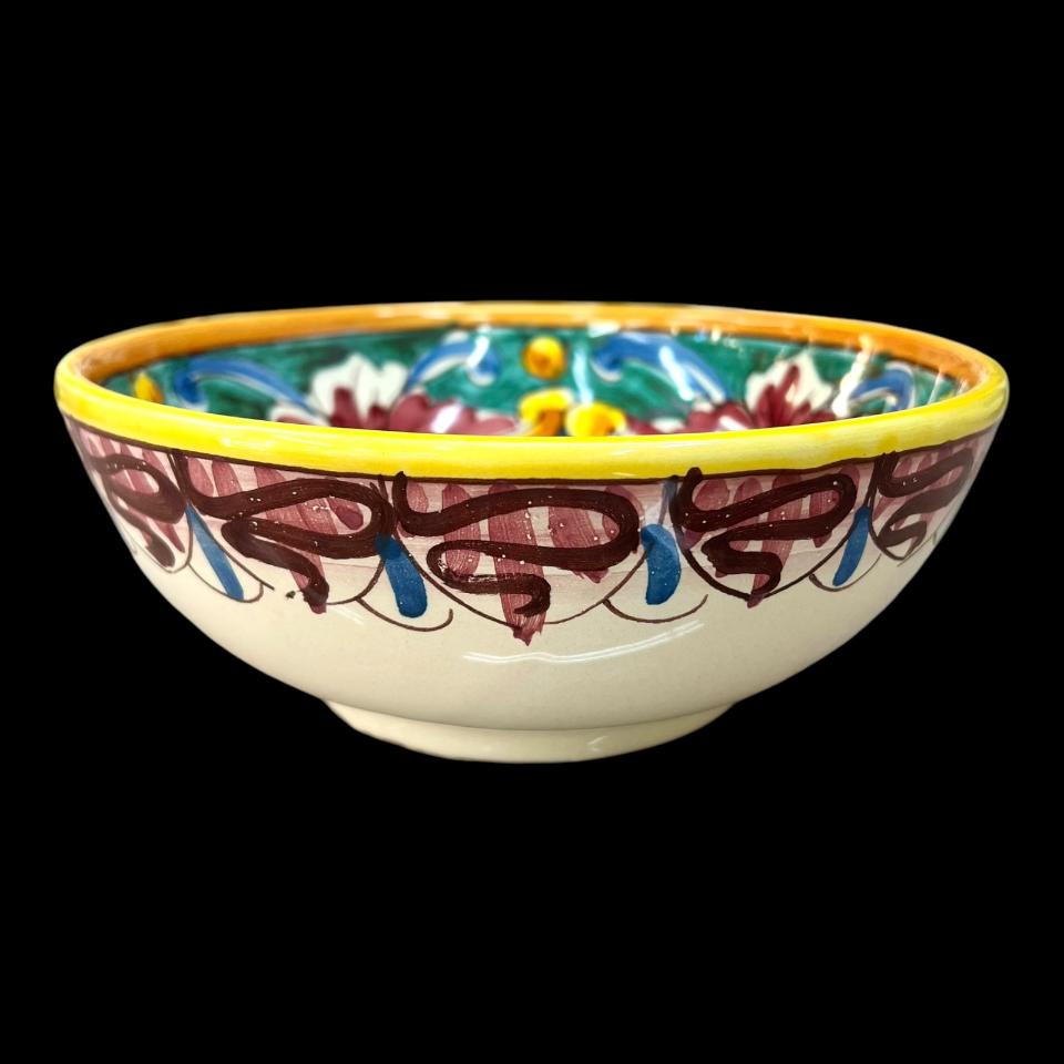 Ciotola centrotavola in ceramica siciliana decoro floreale barocco ornato bordeaux blu e giallo Produzione artigianale di Santo Stefano di Camastra Diametro 20cm