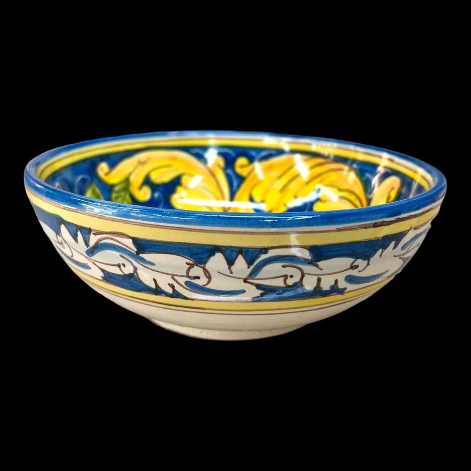Ciotola centrotavola in ceramica siciliana decoro barocco ornato blu e giallo Produzione artigianale di Santo Stefano di Camastra Diametro 20cm