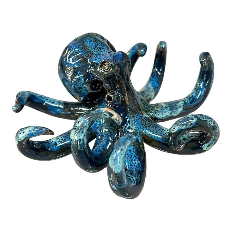 Polpo ornamentale in ceramica siciliana colore blu marino Produzione artigianale di Palermo lunghezza 15cm