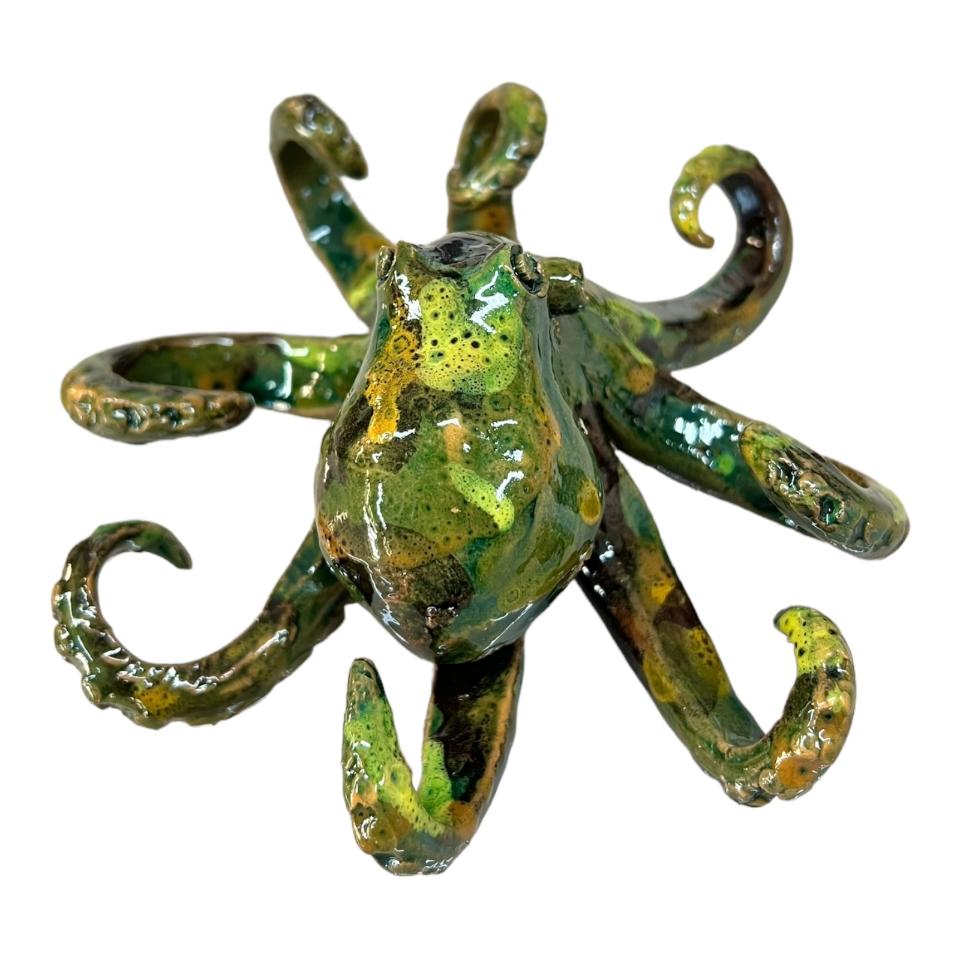 Polpo ornamentale in ceramica siciliana colore verde Produzione artigianale di Palermo lunghezza 15cm