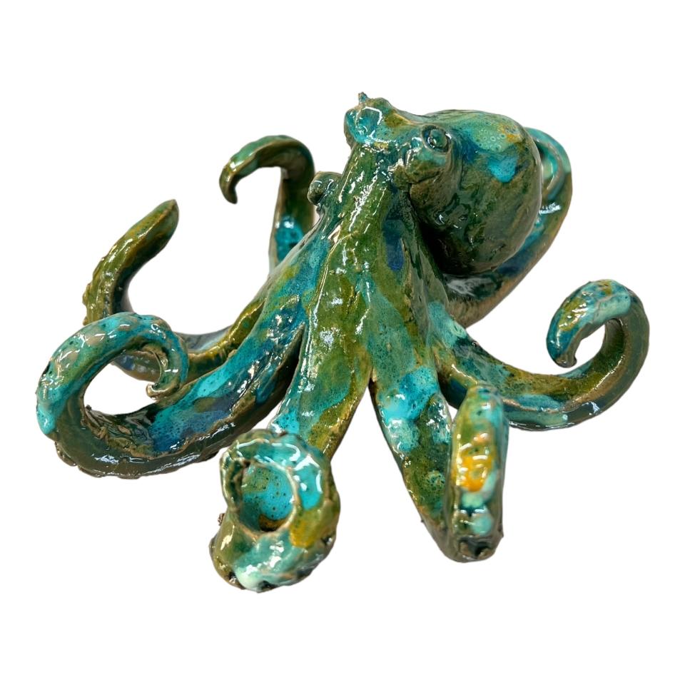 Polpo ornamentale in ceramica siciliana colore verde acqua Produzione artigianale di Palermo lunghezza 15cm