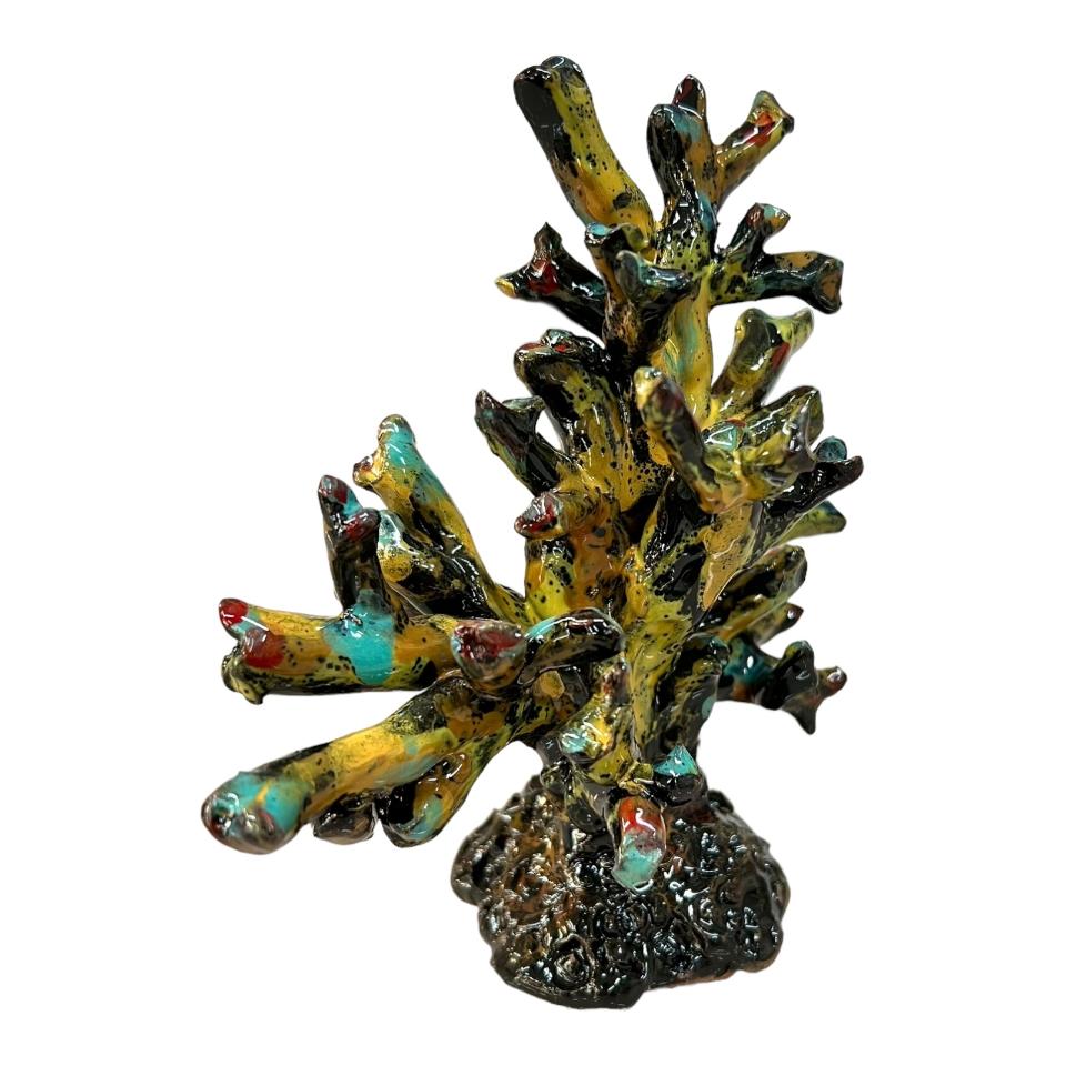 Corallo ornamentale in ceramica siciliana colore giallo sabbia Produzione artigianale di Palermo h.15cm