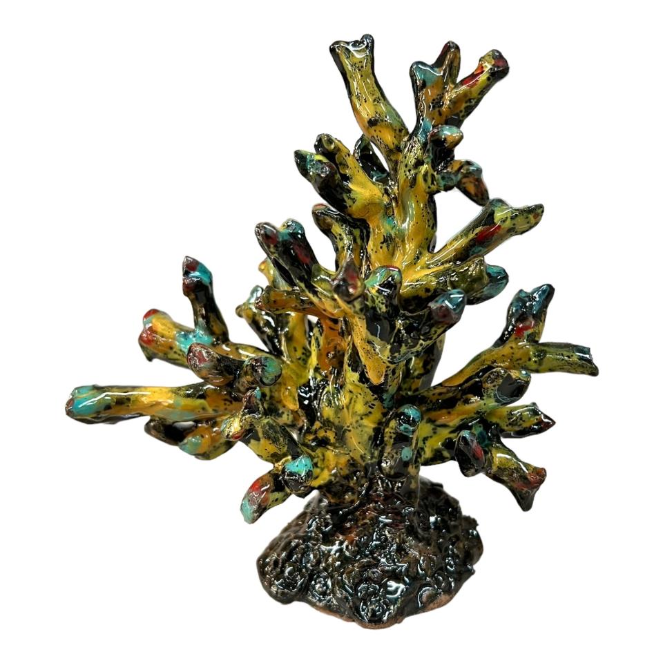 Corallo ornamentale in ceramica siciliana colore giallo sabbia Produzione artigianale di Palermo h.15cm