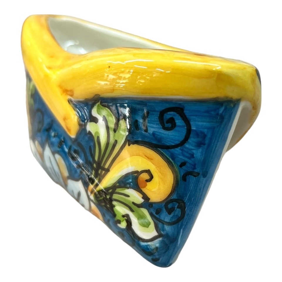 Porta biglietti da visitia in ceramica siciliana decoro ornato giallo con fondo blu Produzione artigianale  di Caltagirone Lunghezza 12cm