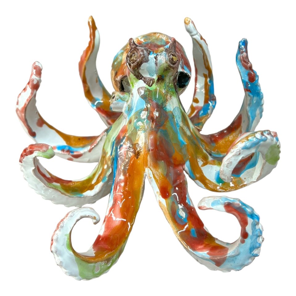Polpo in ceramica siciliana multicolore su fondo bianco Produzione artigianale di Palermo lunghezza 20cm