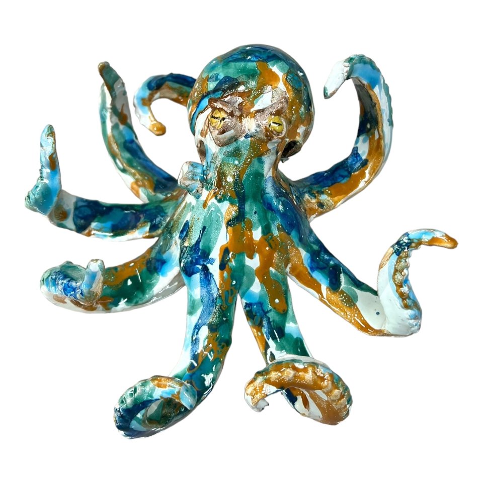 Polpo in ceramica siciliana multicolore su fondo bianco Produzione artigianale di Palermo lunghezza 20cm