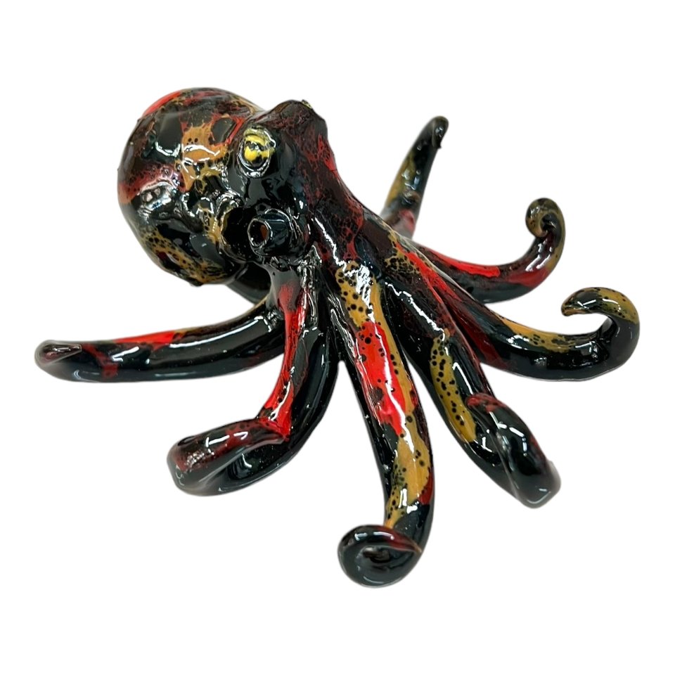 Polpo ornamentale in ceramica siciliana nero e rosso Produzione artigianale di Palermo Lunghezza 12cm