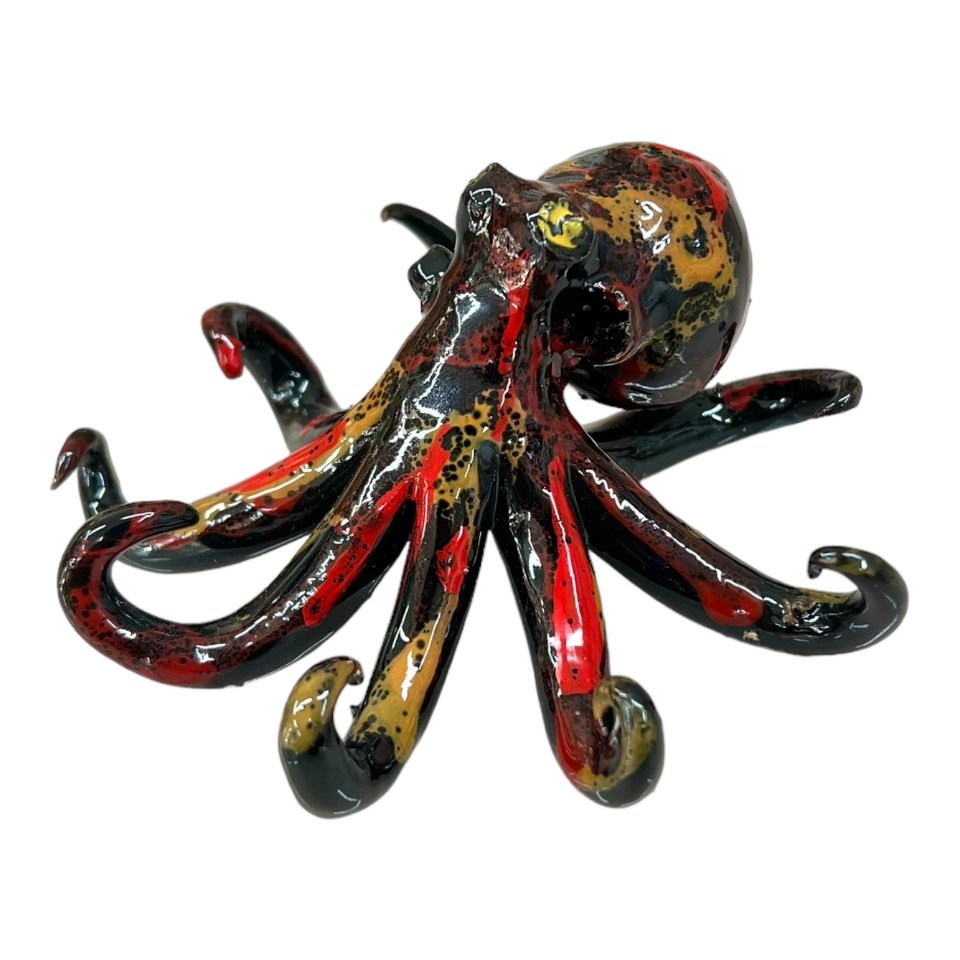 Polpo ornamentale in ceramica siciliana nero e rosso Produzione artigianale di Palermo Lunghezza 12cm