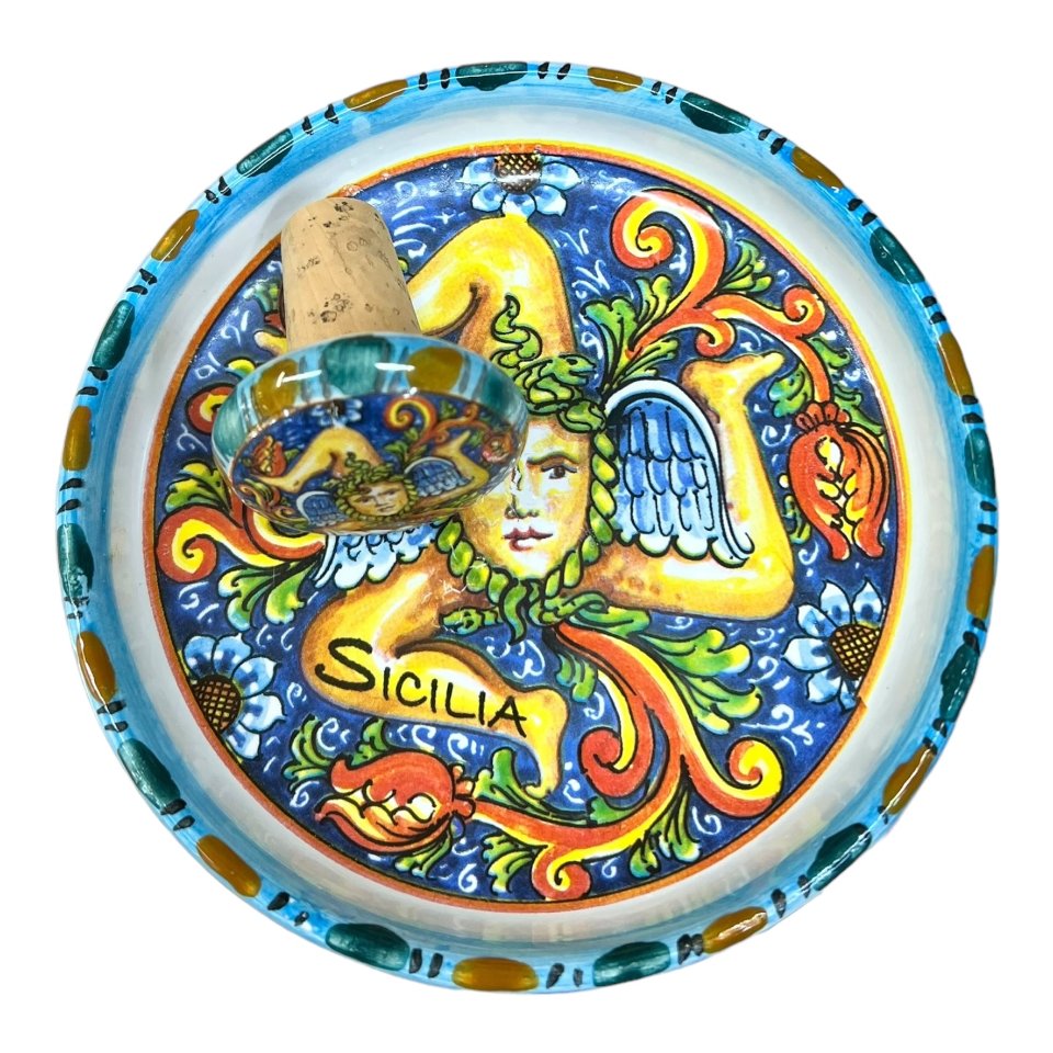 Sottobottiglia con tappo in ceramica siciliana decoro trinacria Produzione artigianale di Santo Stefano di Camastra Diametro 12cm