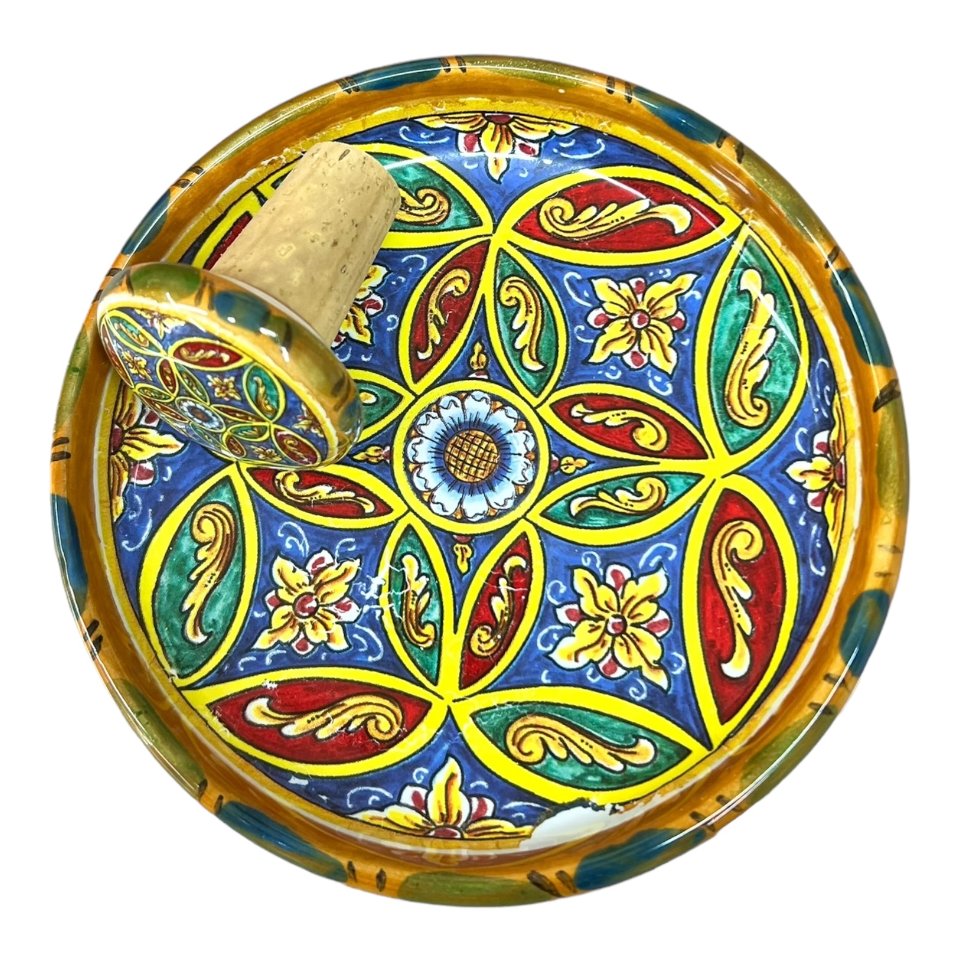 Sottobottiglia con tappo in ceramica siciliana decoro ornato barocco Produzione artigianale di Santo Stefano di Camastra Diametro 12cm