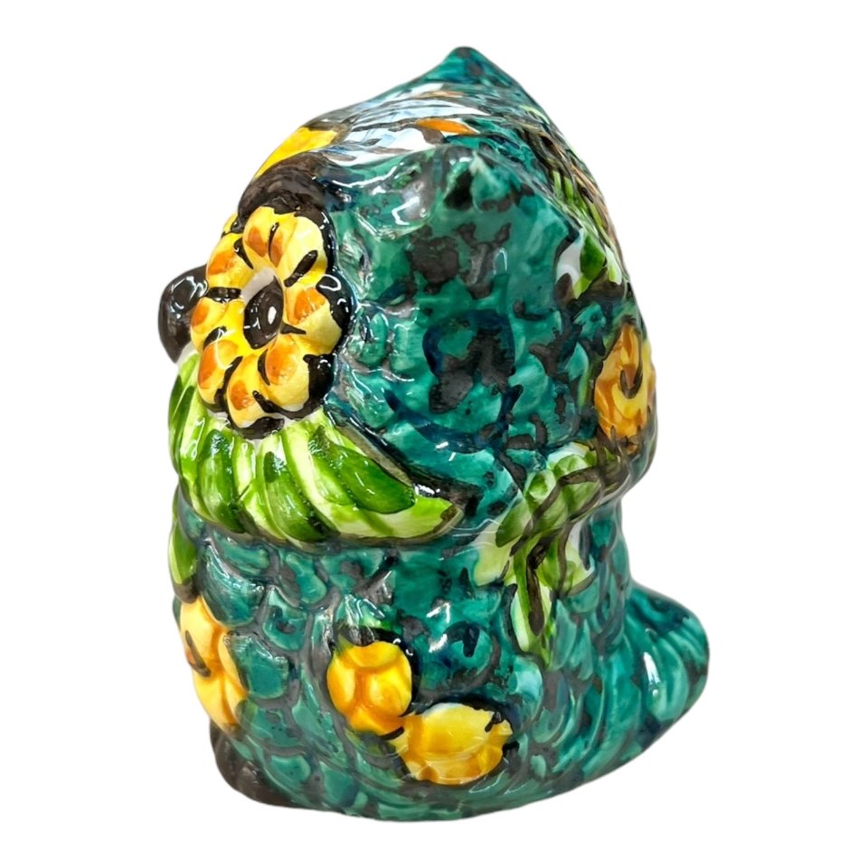 Civetta ornamentale in ceramica siciliana decoro ornato fondo verde ramina Produzione artigianale di Caltagirone h.10cm