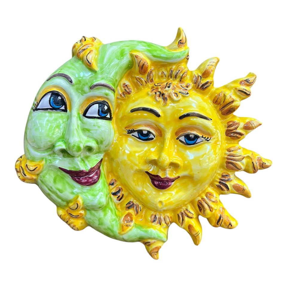 Sole e luna abbraccio da parete decoro giallo e verde Produzione artigianale di Santo Stefano di Camastra Lunghezza 32cm