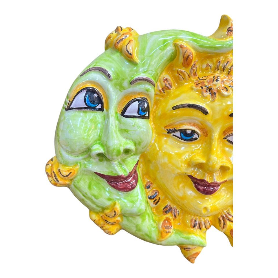 Sole e luna abbraccio da parete decoro giallo e verde Produzione artigianale di Santo Stefano di Camastra Lunghezza 32cm