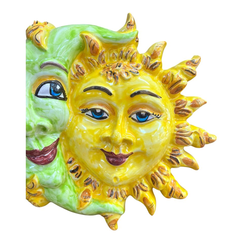 Sole e luna abbraccio da parete decoro giallo e verde Produzione artigianale di Santo Stefano di Camastra Lunghezza 32cm