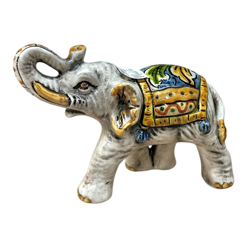 Elefante portafortuna in ceramica siciliana decoro ornato fondo blu Produzione artigianale di Caltagirone lunghezza 15cm